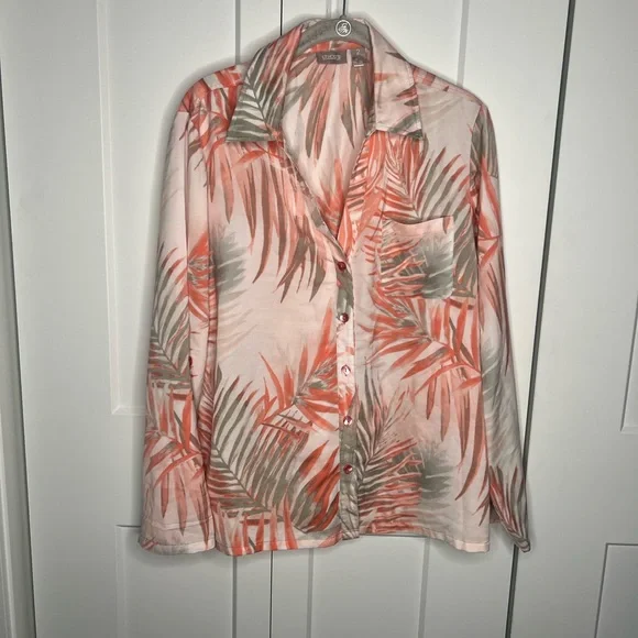 FINAL SALE Chico's Tropical Leaf Print Roll Tab Button Down Top Shirt Large 2 - Picture 1 of 6